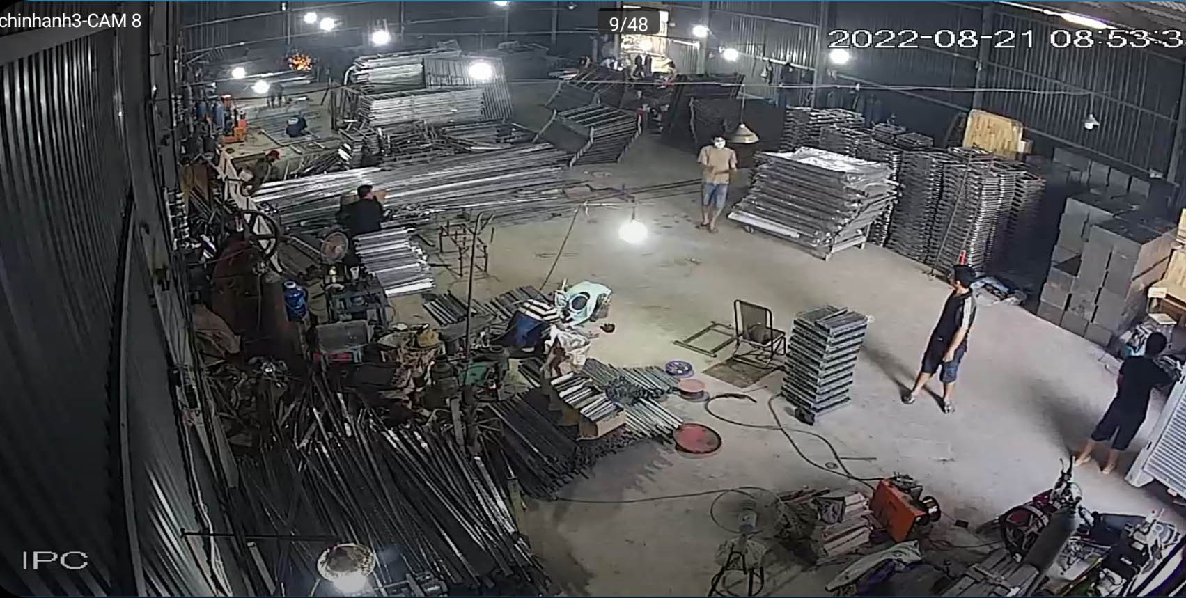 Gioi-thieu-xuong-san-xuat-ban-ghe-inox-tai-tphcm